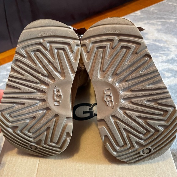 Toddler UGGs - Picture 4 of 5